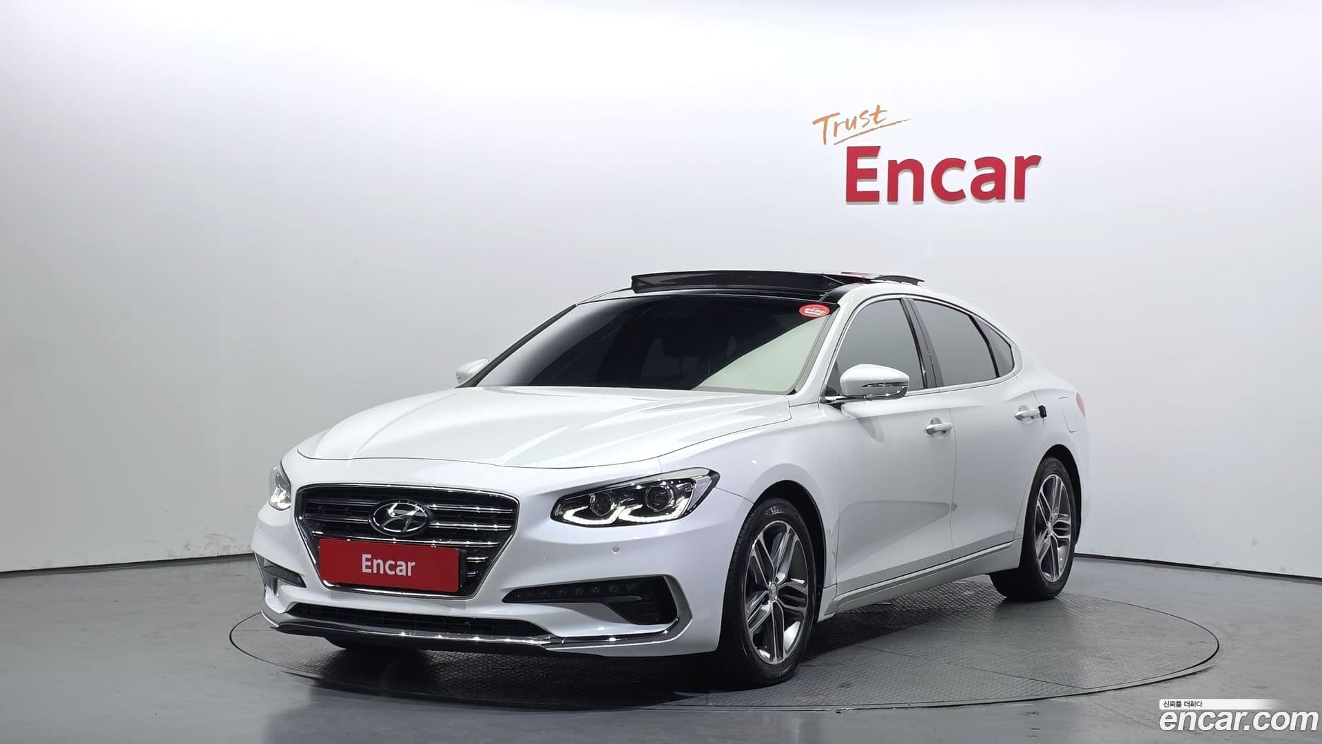 Main__Slider__Photo:Grandeur Hyundai 2017.11-0