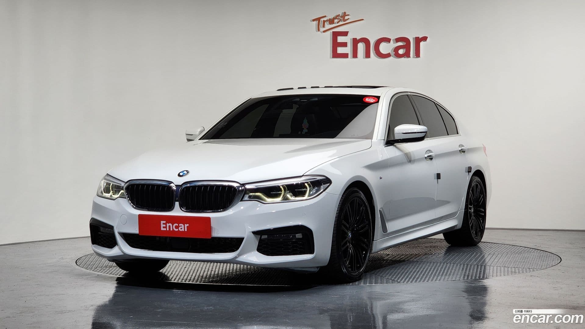 Main__Slider__Photo:5-Series BMW 2018.2-0