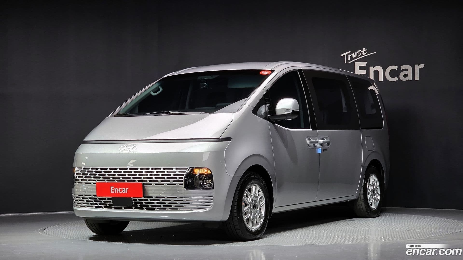 Main__Slider__Photo:Staria Hyundai 2024.10-0