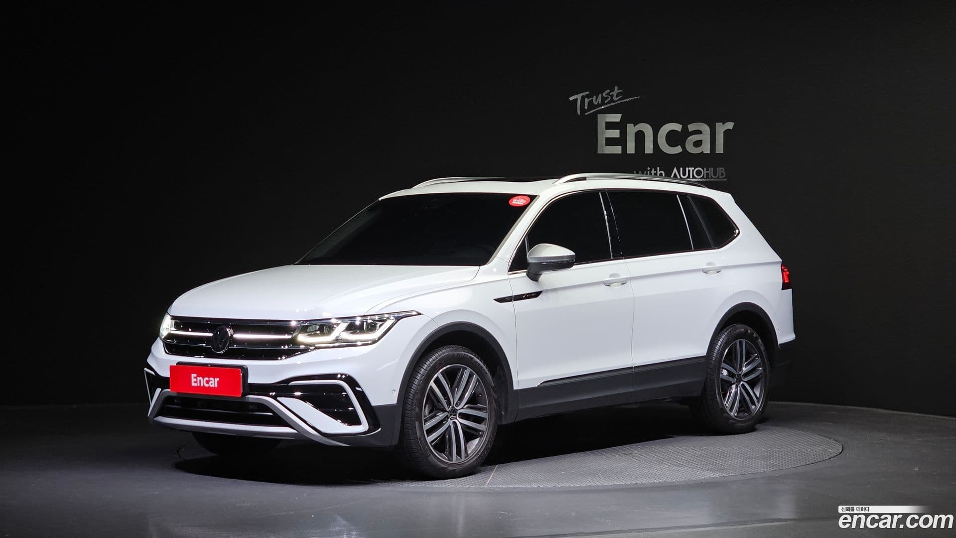 Main__Slider__Photo:Tiguan Volkswagen 2022.7-0