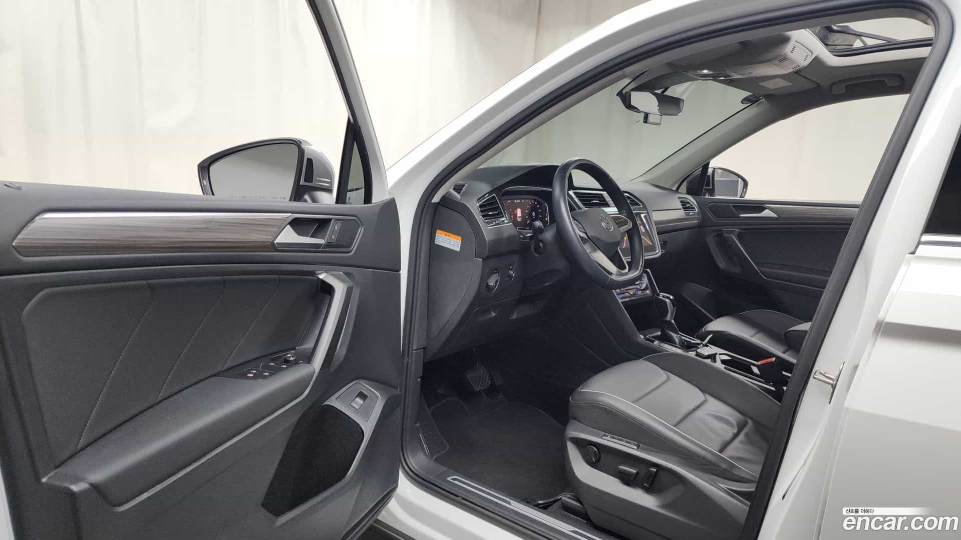 Tiguan Volkswagen 2022.7-INNER-010