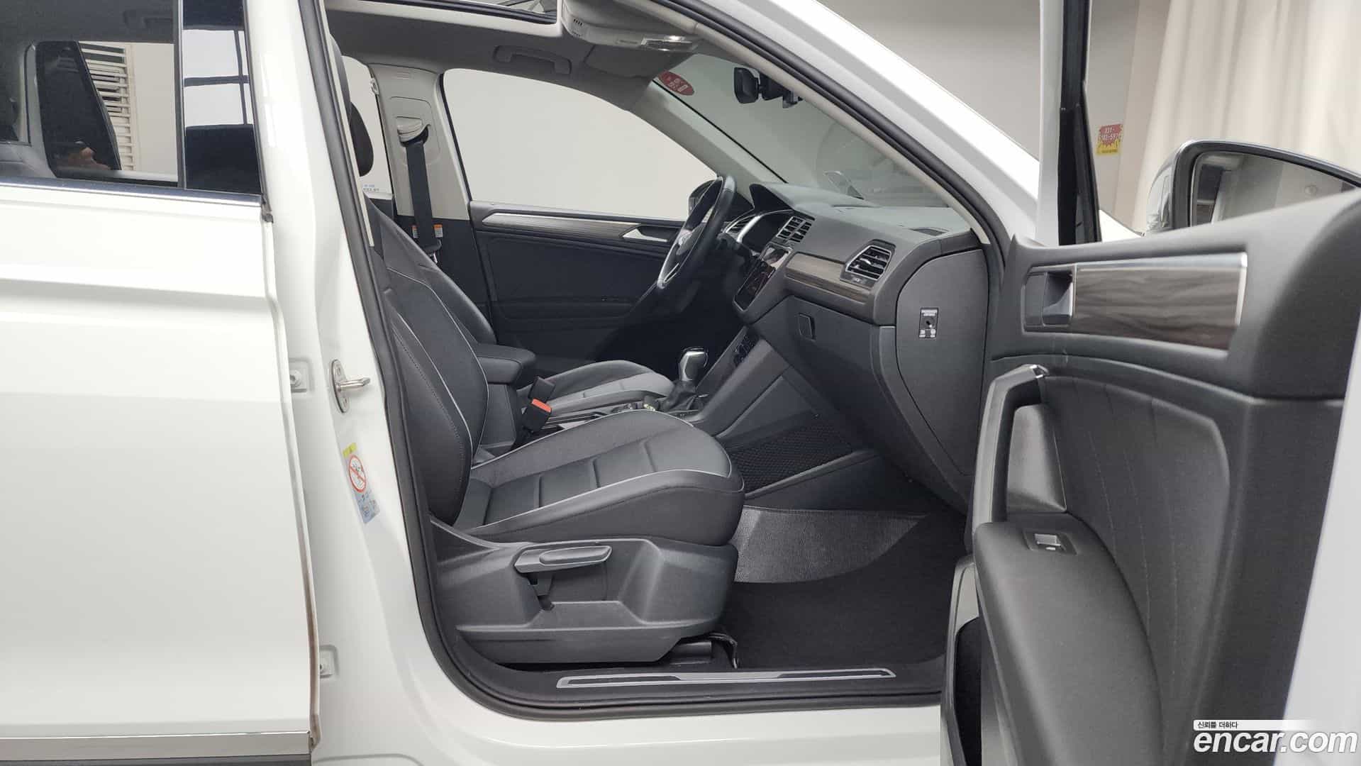 Tiguan Volkswagen 2022.7-OPTION-015