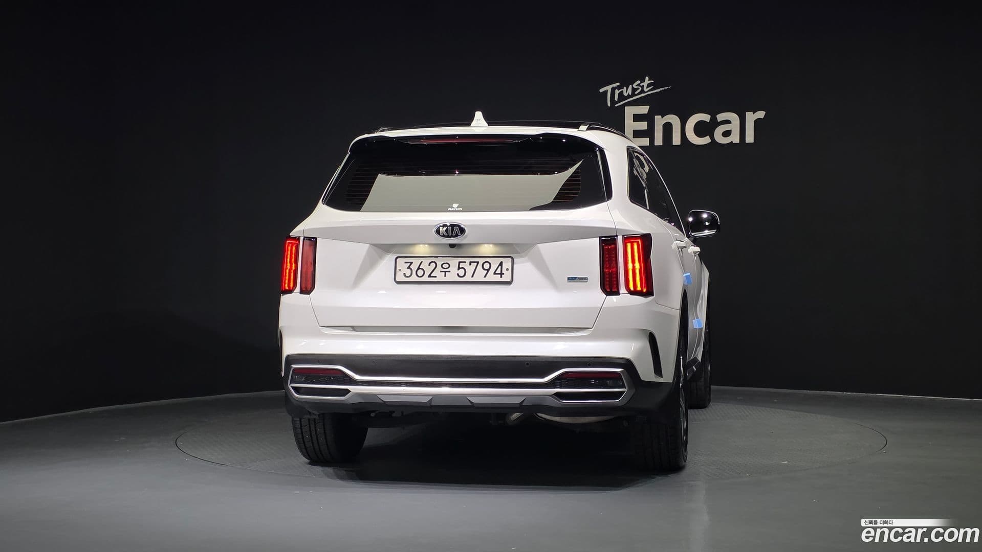 Main__Slider__Photo:Sorento Kia 2021.2-3