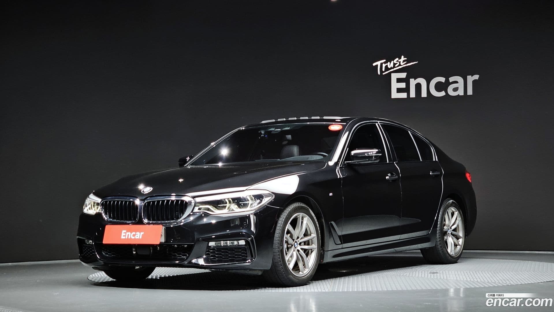 Main__Slider__Photo:5-Series BMW 2017.5-0