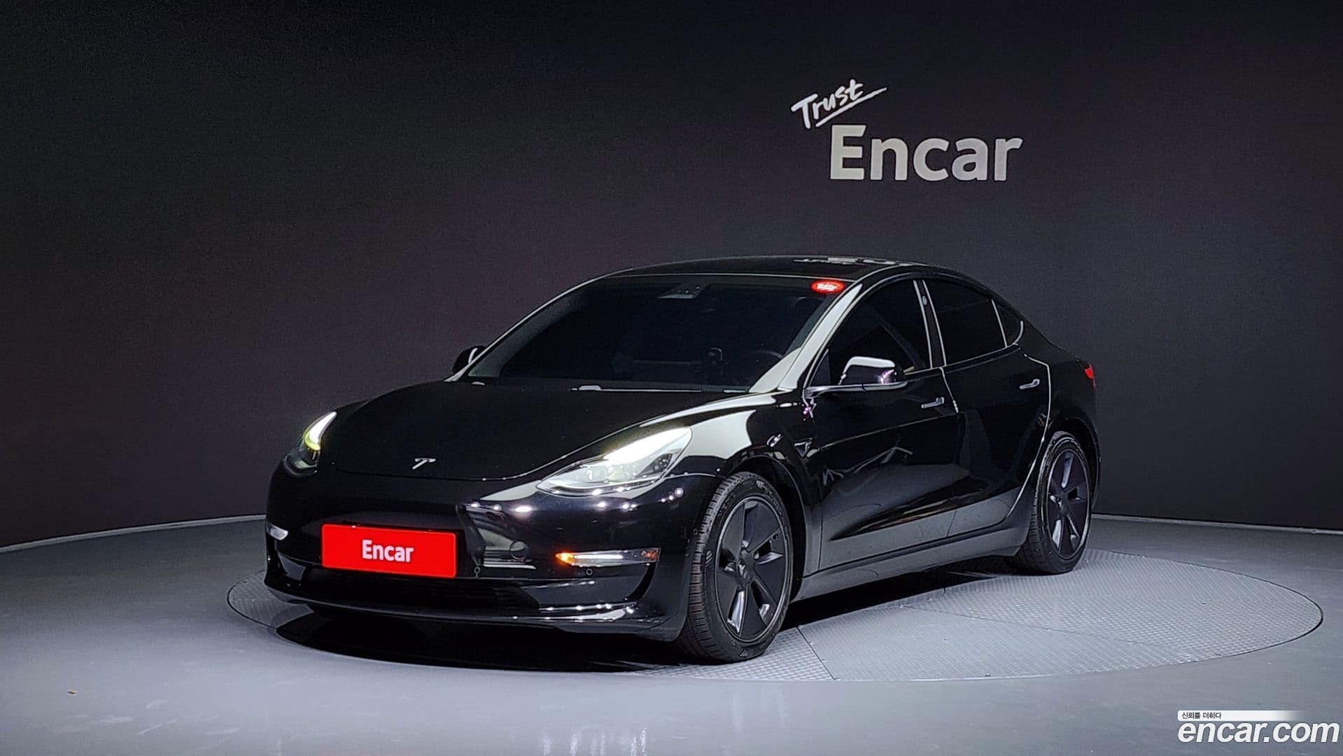 Main__Slider__Photo:Model 3 Tesla 2021.5-0