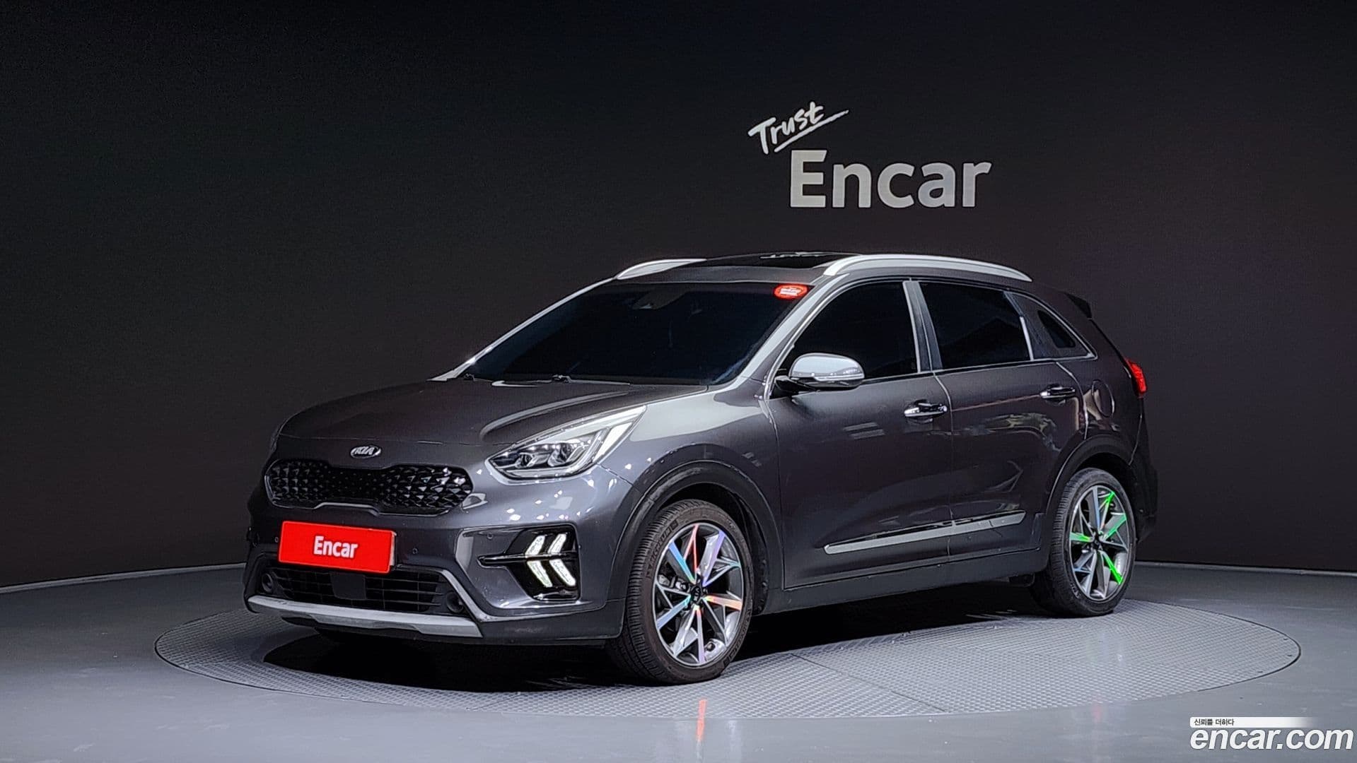 Main__Slider__Photo:Niro Kia 2019.4-0