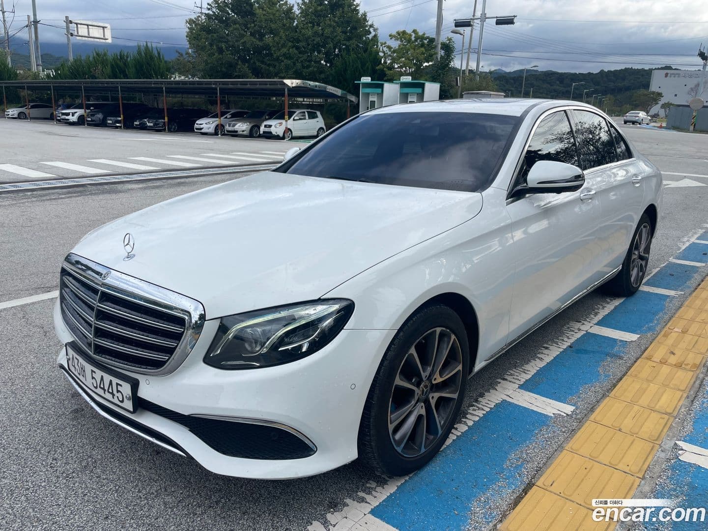 Main__Slider__Photo:E-Class Mercedes-Benz 2017.8-0