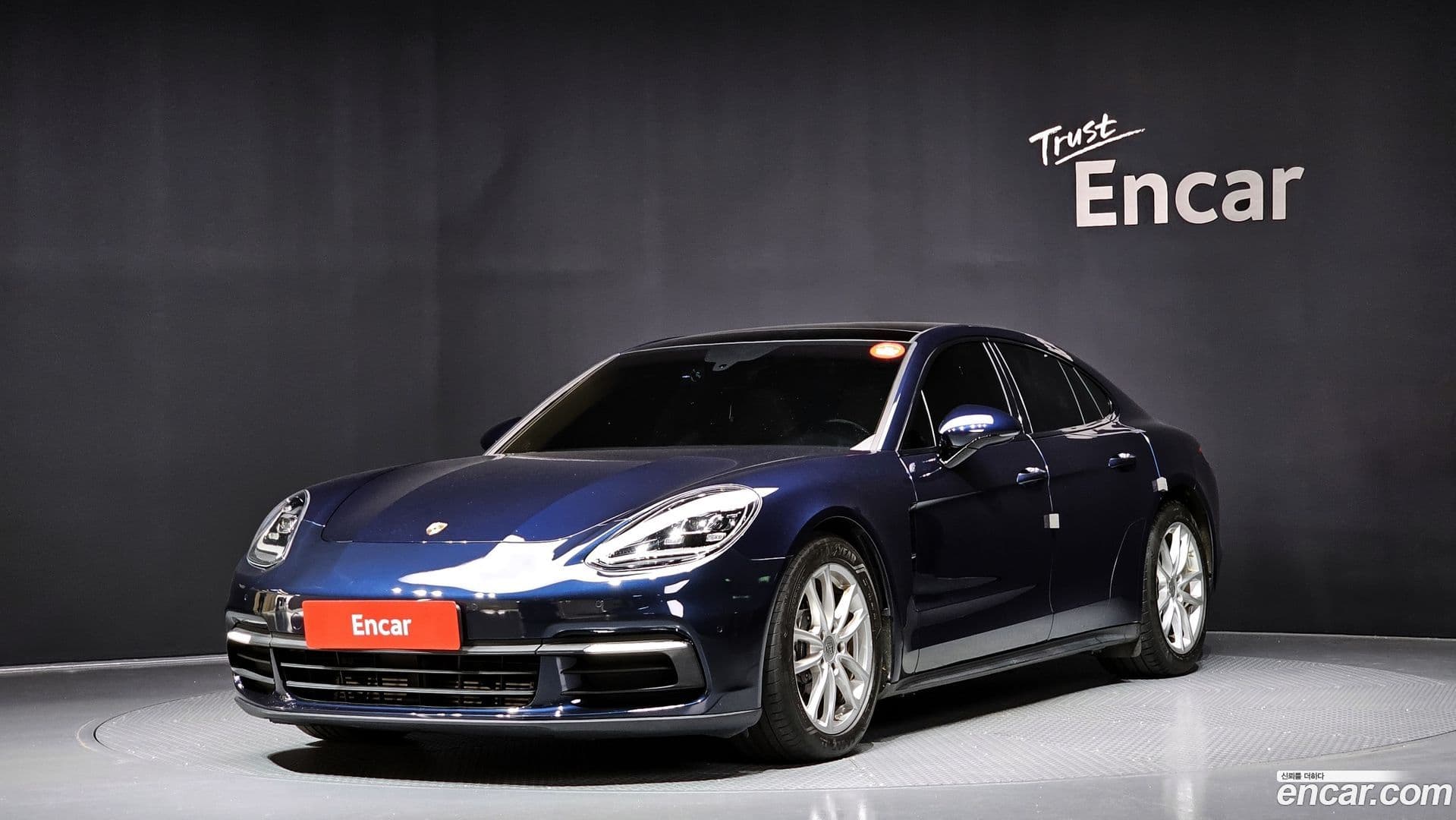 Main__Slider__Photo:Panamera Porsche 2018.11-0