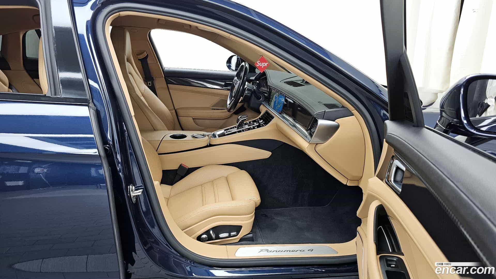 Panamera Porsche 2018.11-OPTION-015