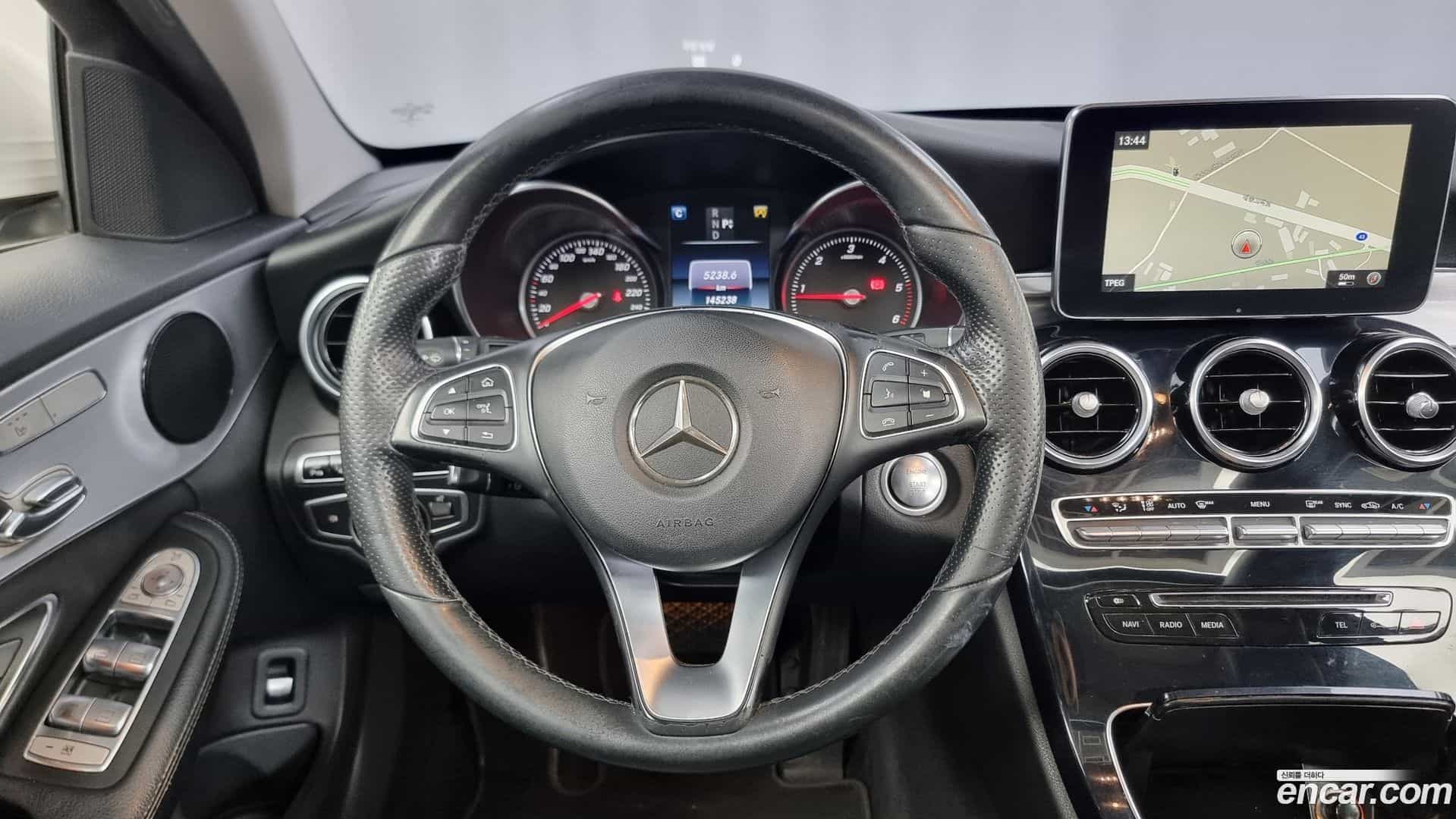 C-Class Mercedes-Benz 2016.4-OPTION-017