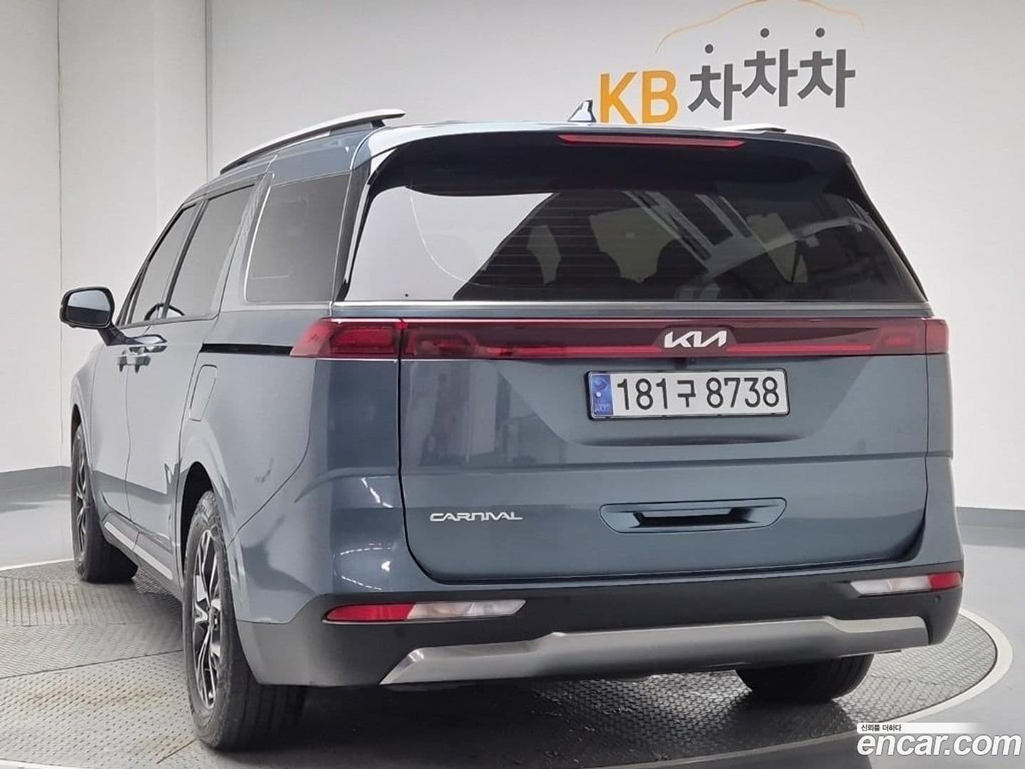 Main__Slider__Photo:Canival Kia 2022.11-0