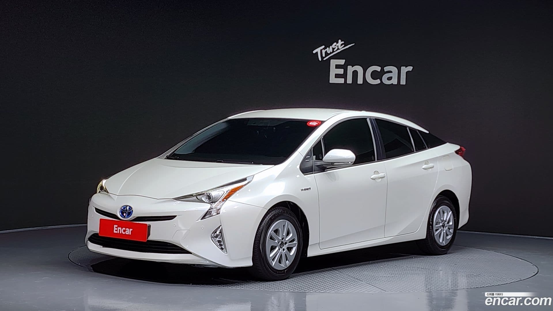 Main__Slider__Photo:Prius Toyota 2018.6-0