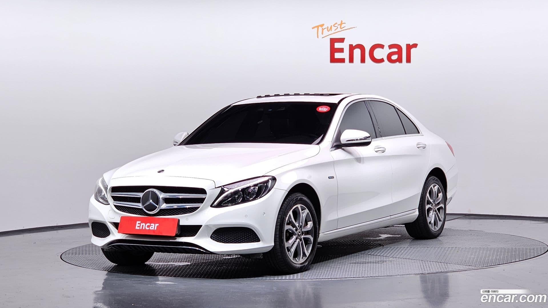 Main__Slider__Photo:C-Class Mercedes-Benz 2018.11-0