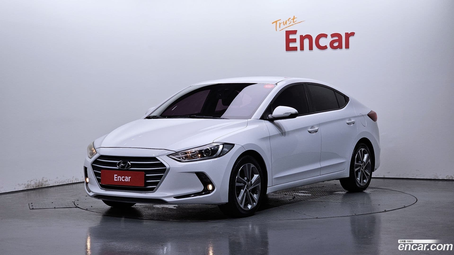 Main__Slider__Photo:AVANTE Hyundai 2016.8-0