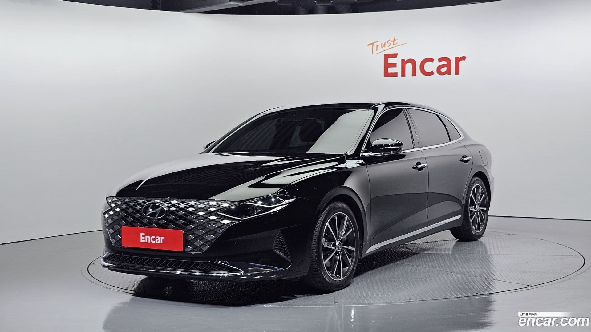 Main__Slider__Photo:Grandeur Hyundai 2020.6-0