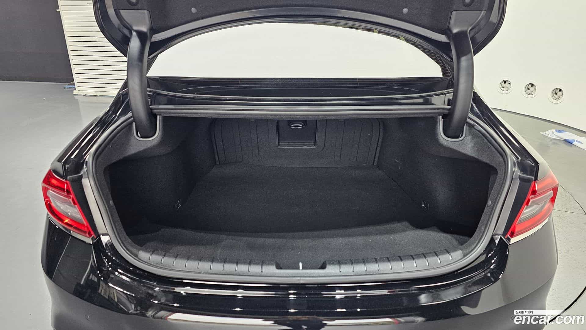 Grandeur Hyundai 2018.9-OPTION-24