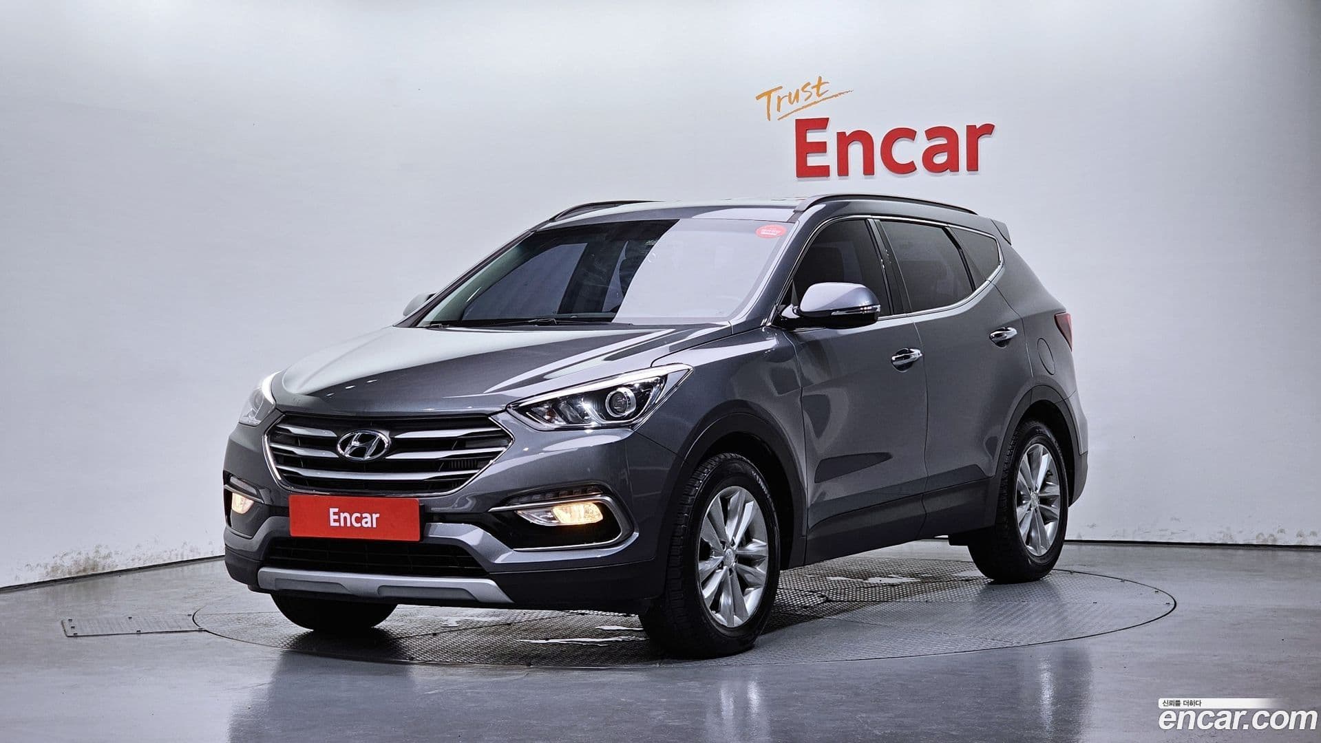 Main__Slider__Photo:Santafe Hyundai 2017.2-0