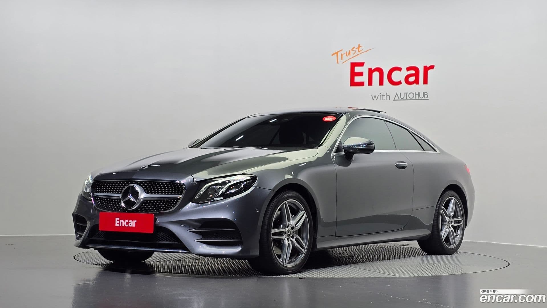 Main__Slider__Photo:E-Class Mercedes-Benz 2017.9-0