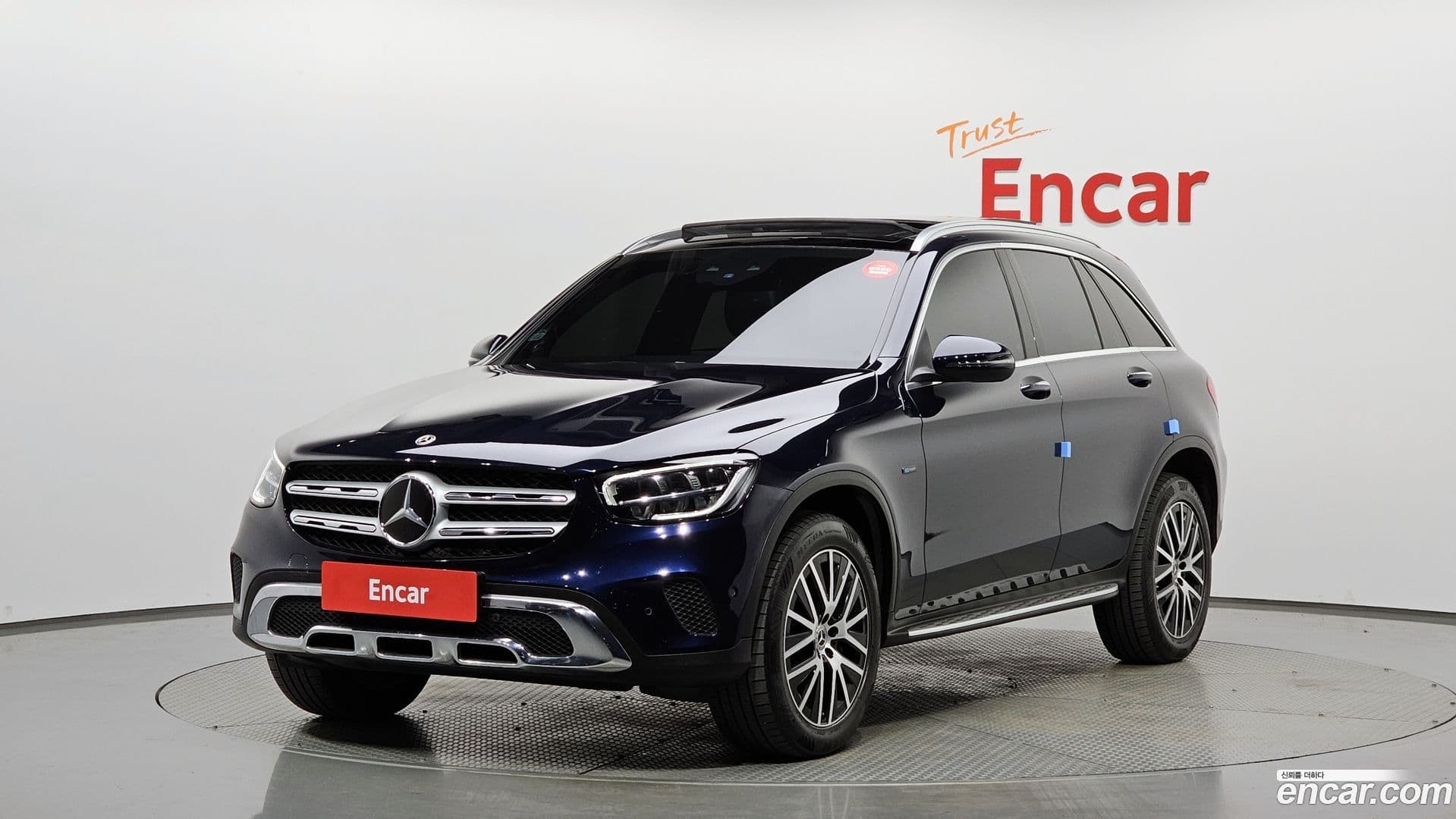 Main__Slider__Photo:GLC-Class Mercedes-Benz 2021.1-0