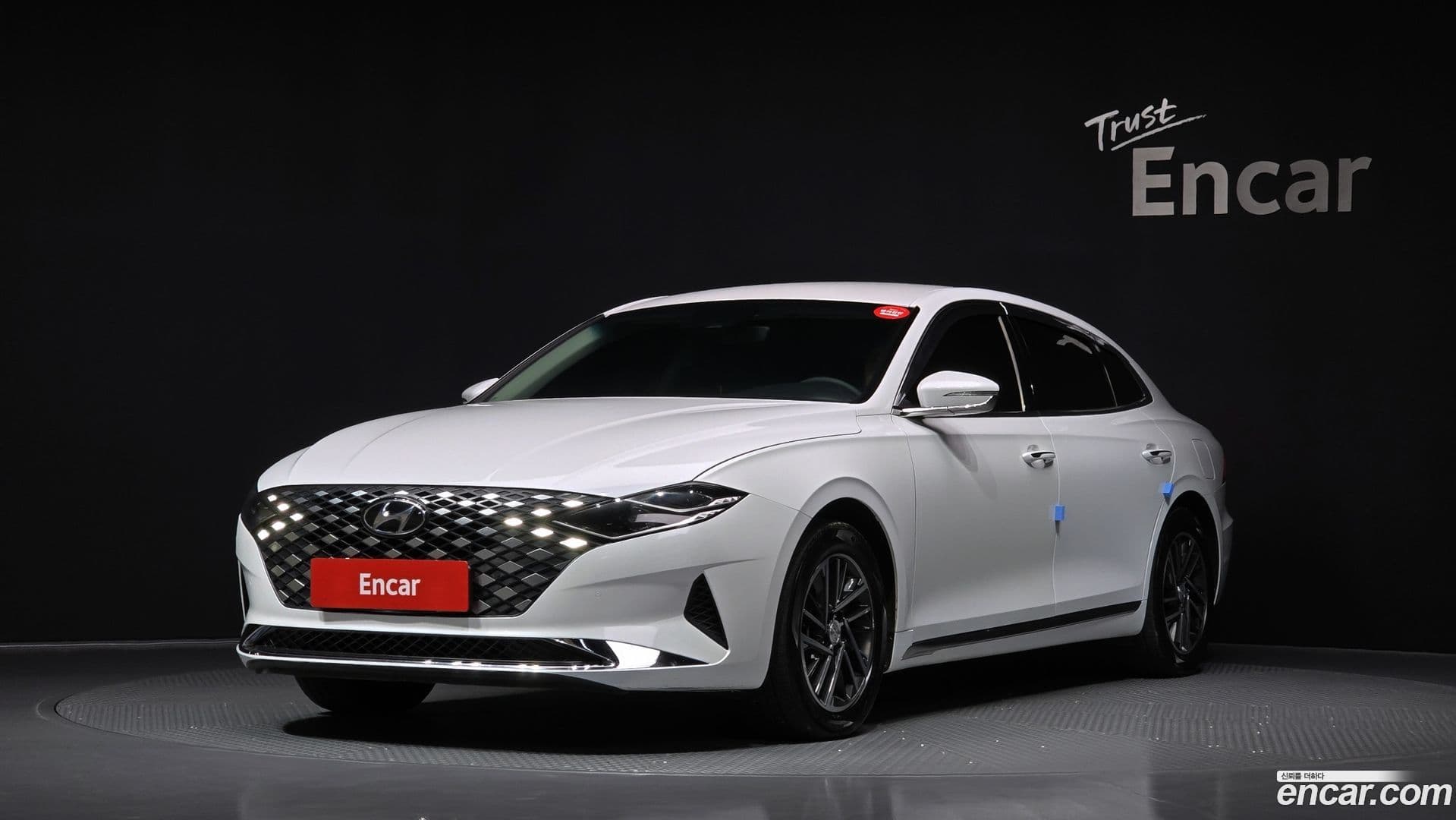Main__Slider__Photo:Grandeur Hyundai 2022.8-0