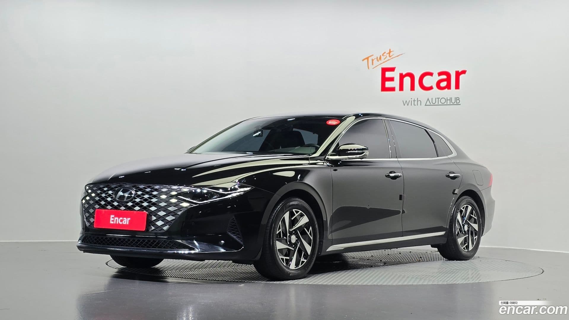 Main__Slider__Photo:Grandeur Hyundai 2021.8-0