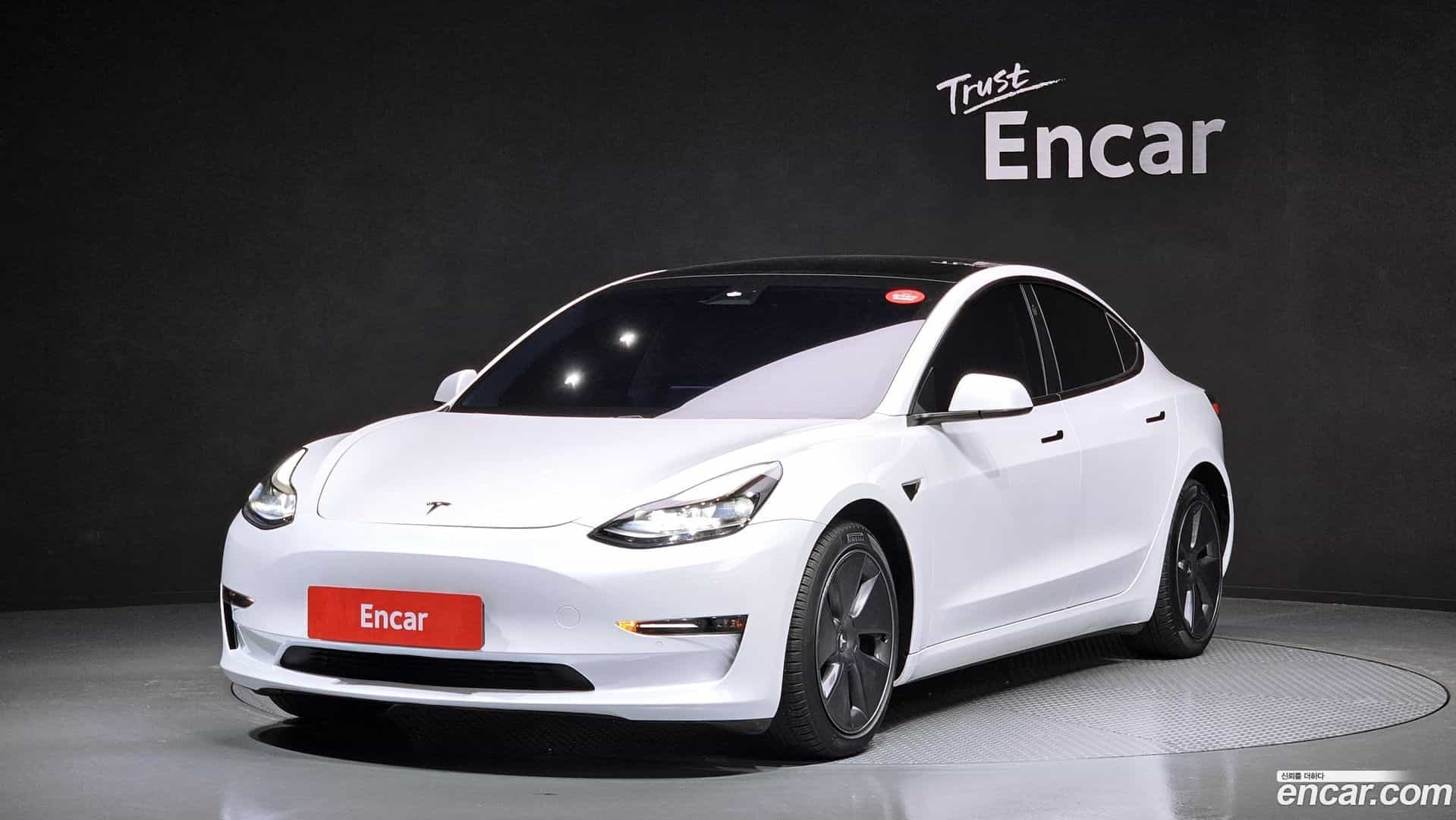 Model 3 Tesla 2021.2-OUTER-001