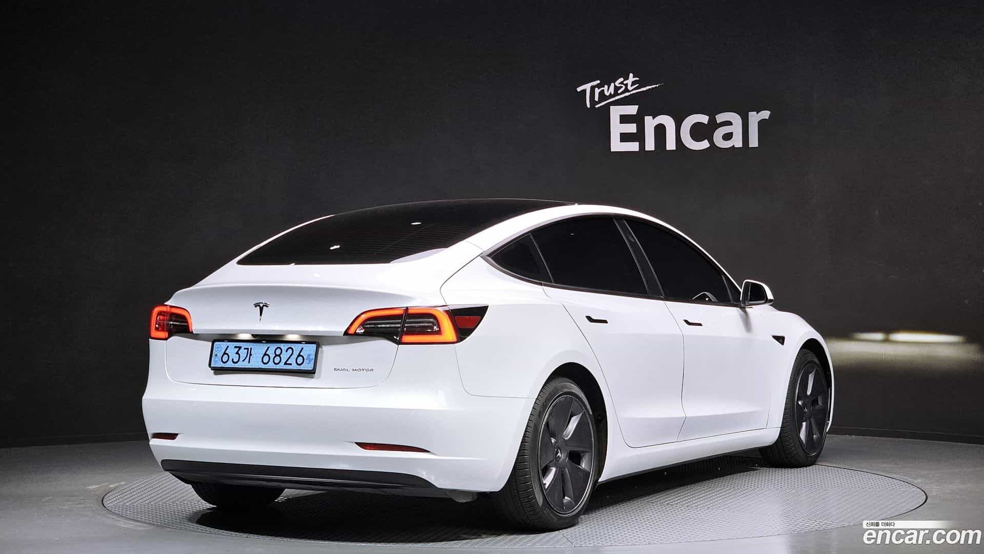 Model 3 Tesla 2021.2-OUTER-002