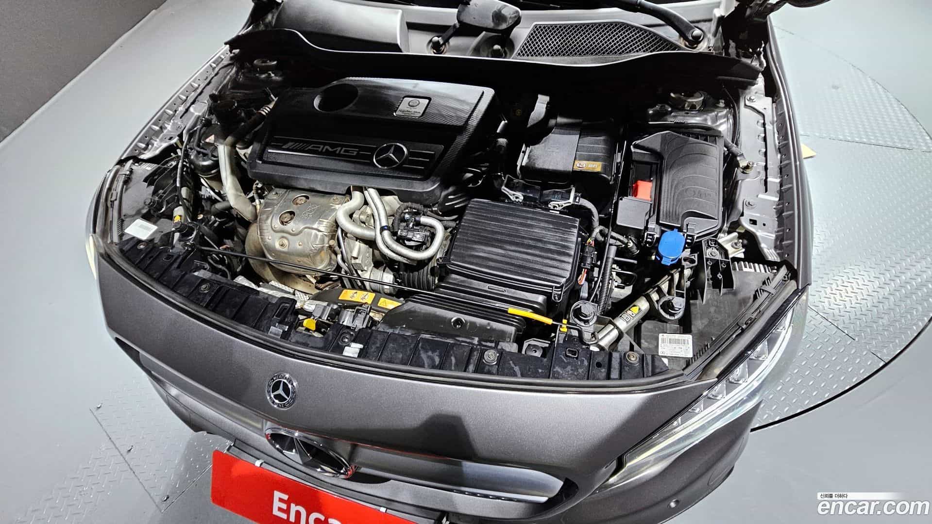 GLA-Class Mercedes-Benz 2016.6-INNER-006