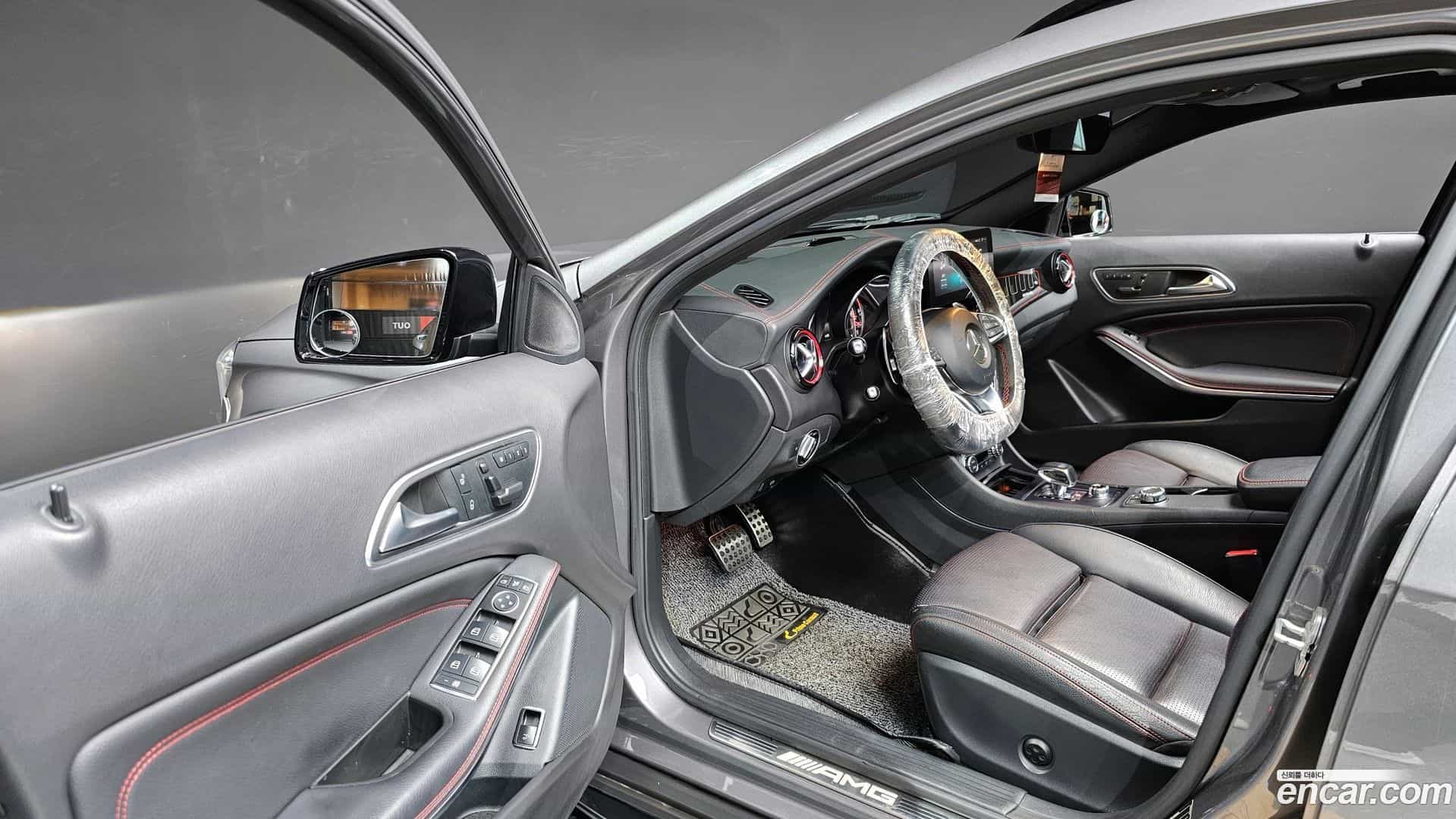 GLA-Class Mercedes-Benz 2016.6-OPTION-015