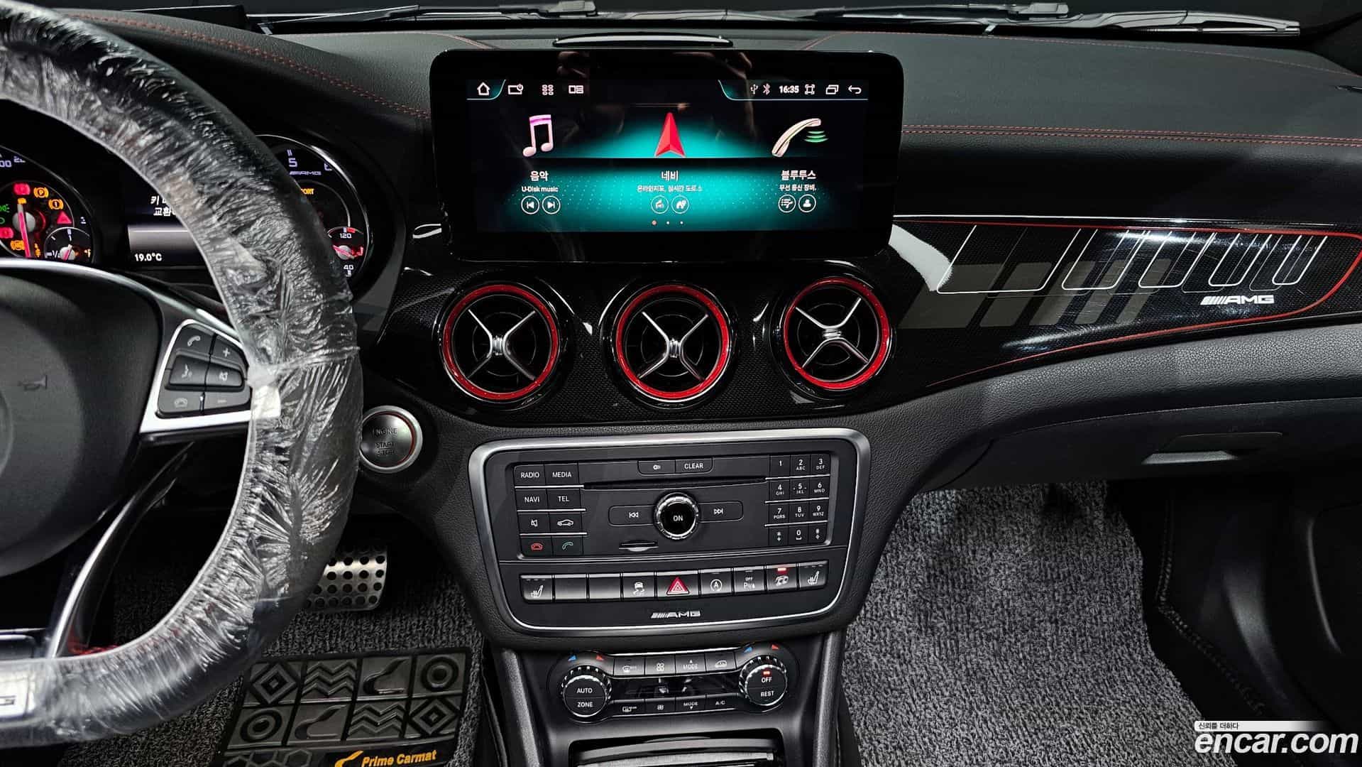 GLA-Class Mercedes-Benz 2016.6-OPTION-018