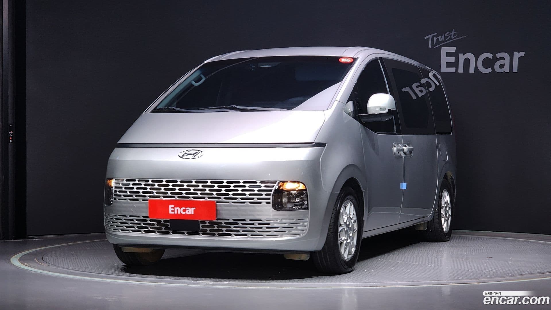Main__Slider__Photo:Staria Hyundai 2022.7-0
