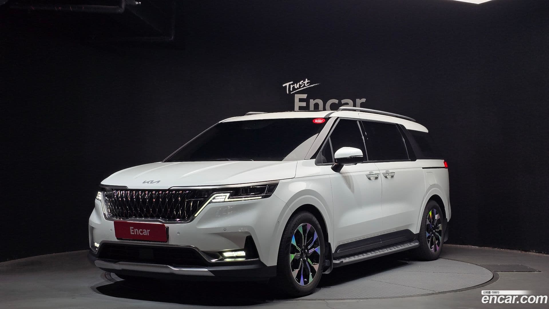 Main__Slider__Photo:Canival Kia 2022.5-0