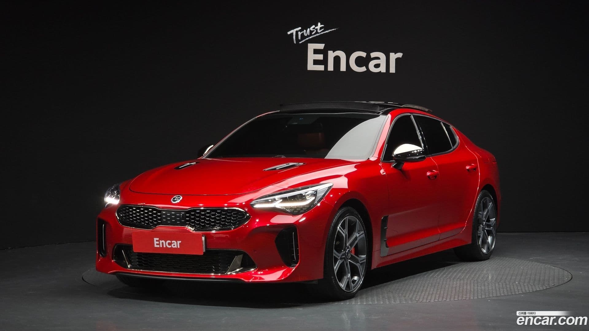 Main__Slider__Photo:Stinger Kia 2019.11-0