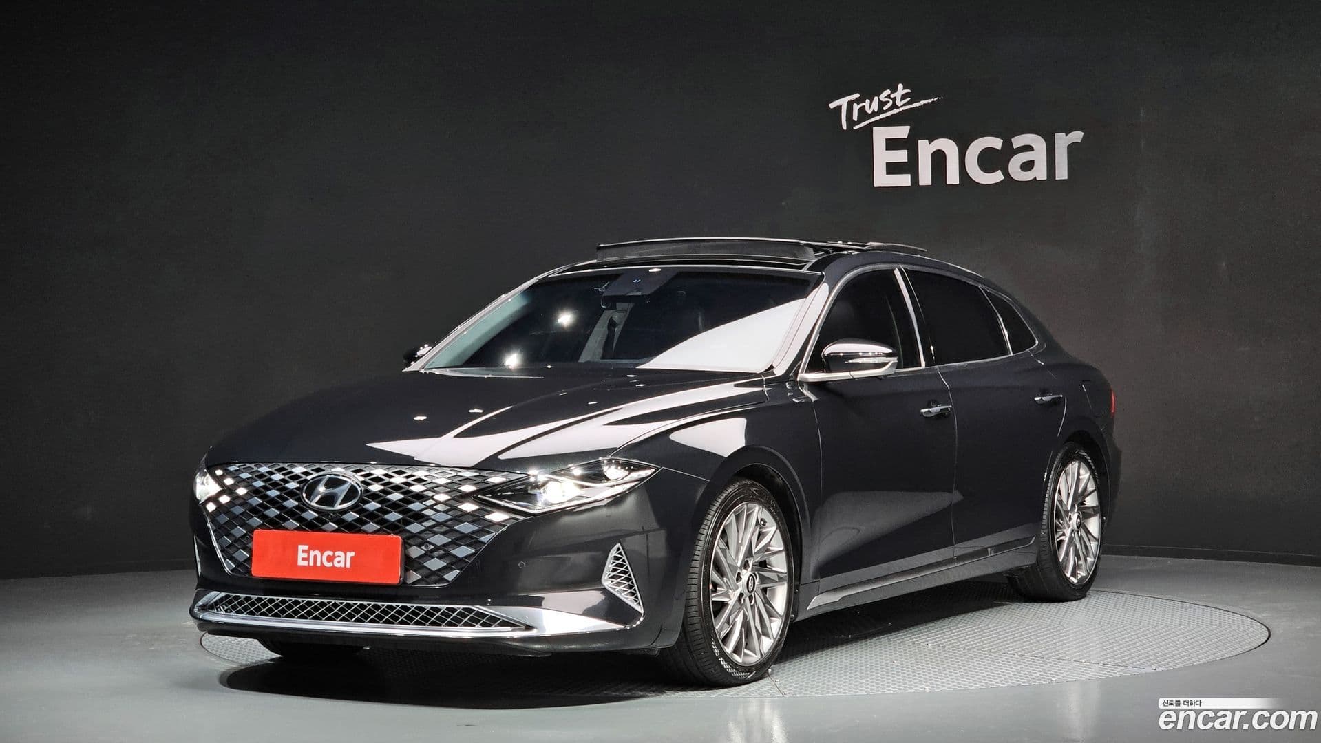 Main__Slider__Photo:Grandeur Hyundai 2021.9-0