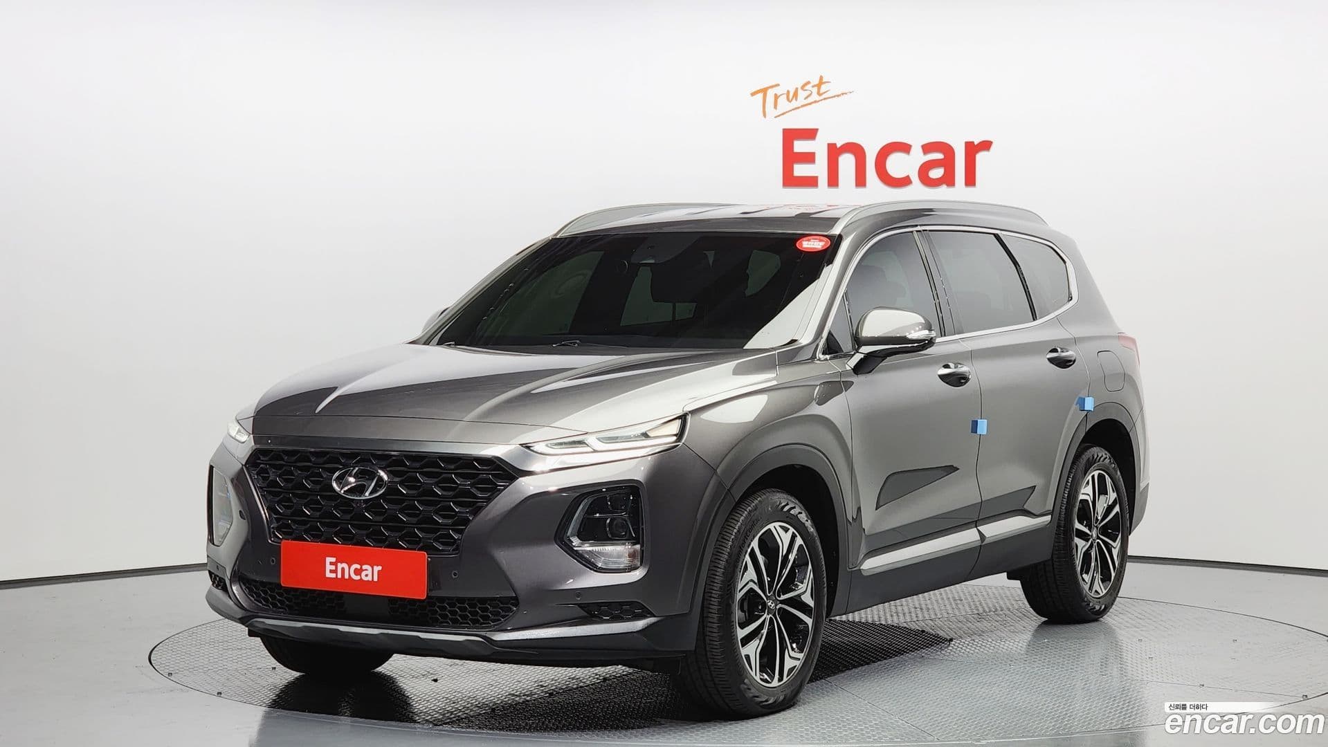 Main__Slider__Photo:Santafe Hyundai 2018.5-0