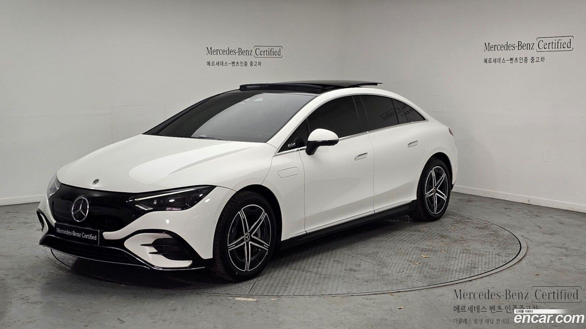 Main__Slider__Photo:EQE Mercedes-Benz 2024.9-0
