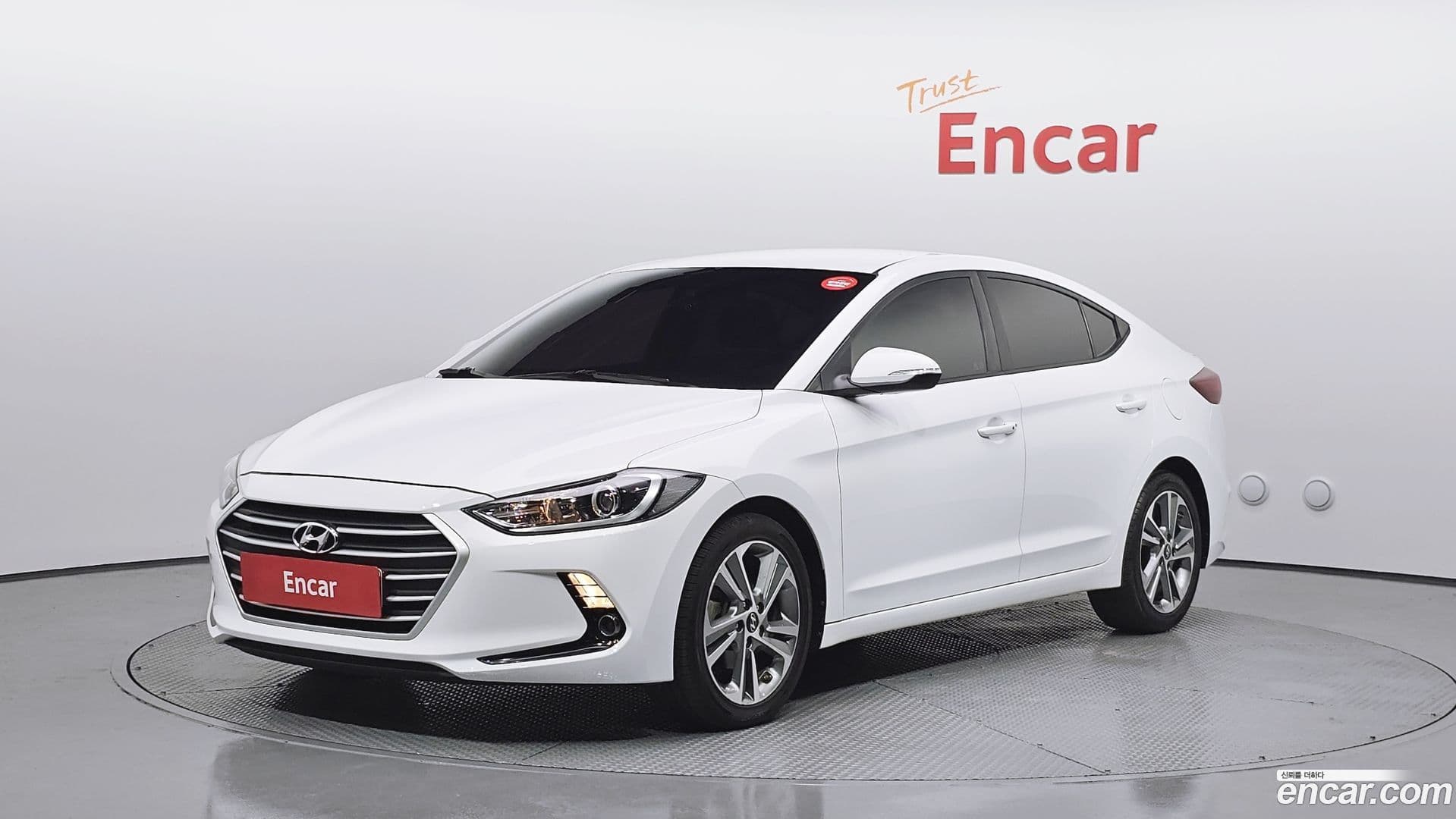 Main__Slider__Photo:AVANTE Hyundai 2018.3-0