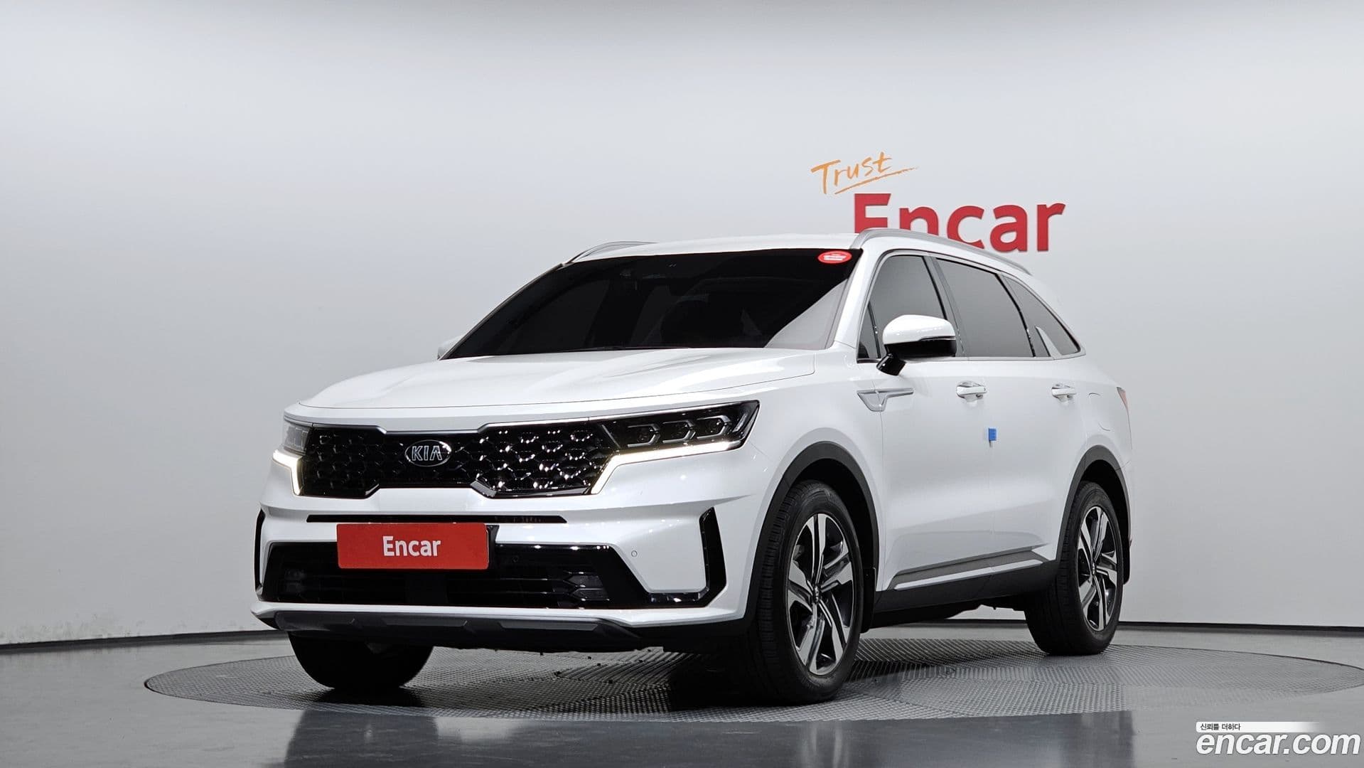 Main__Slider__Photo:Sorento Kia 2021.6-0