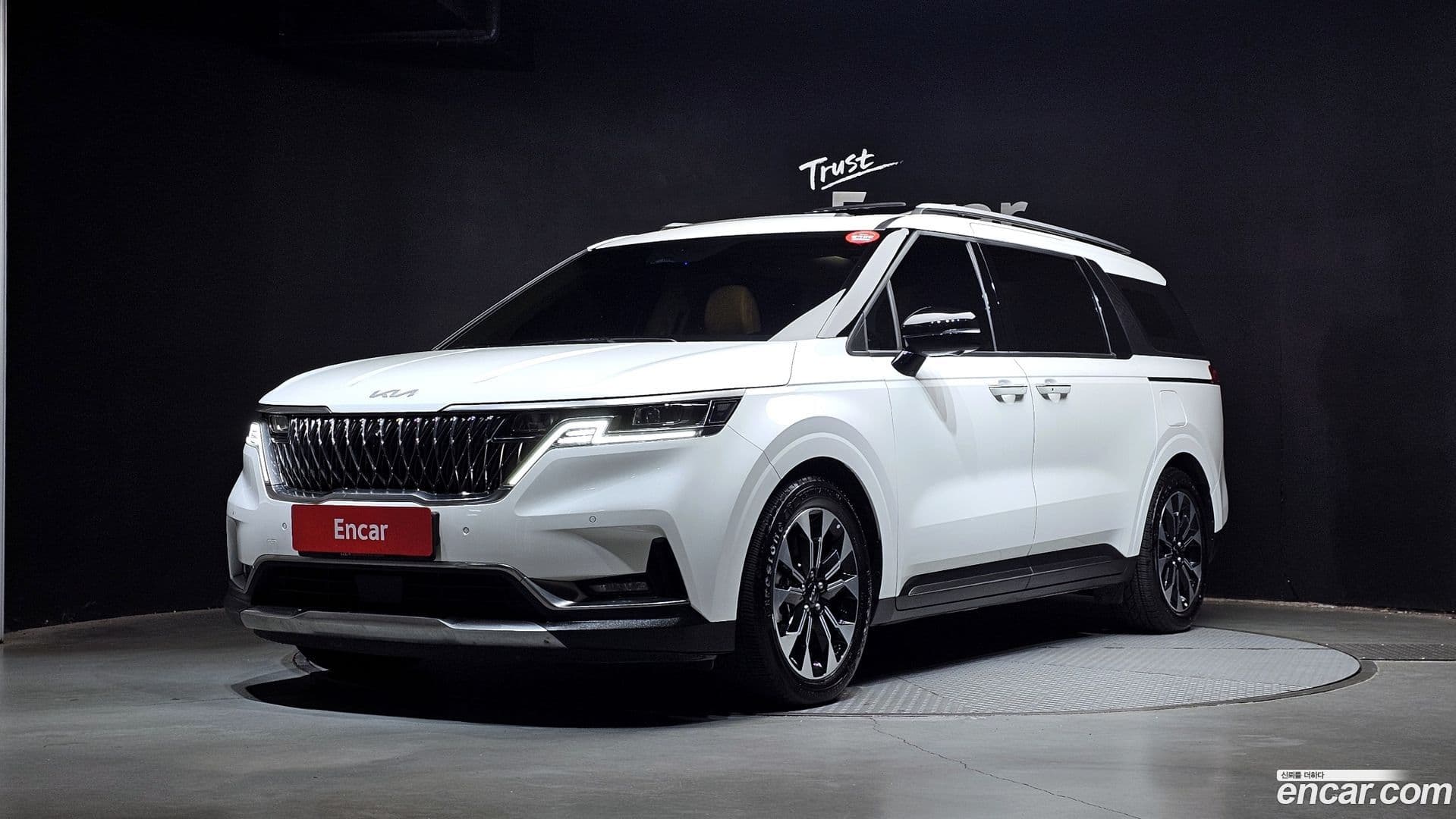 Main__Slider__Photo:Canival Kia 2023.7-0