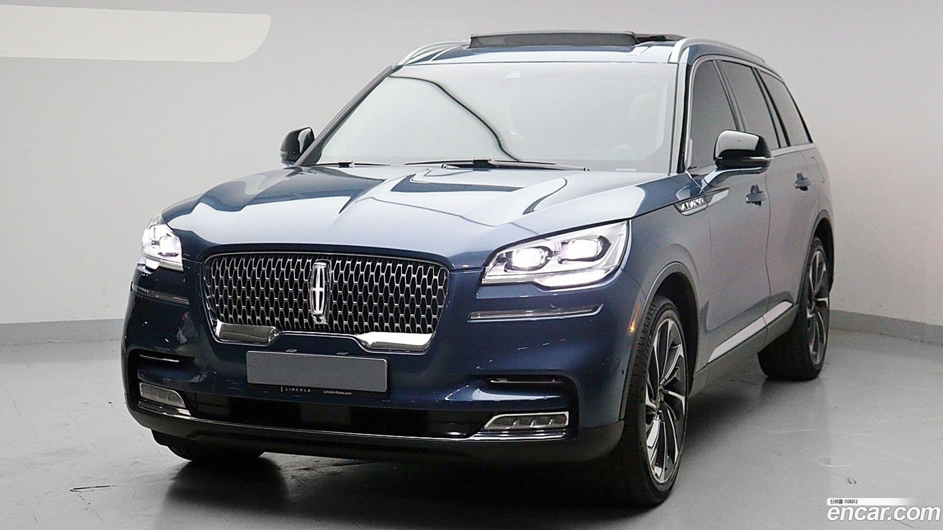 Main__Slider__Photo:Aviator Lincoln 2020.2-0
