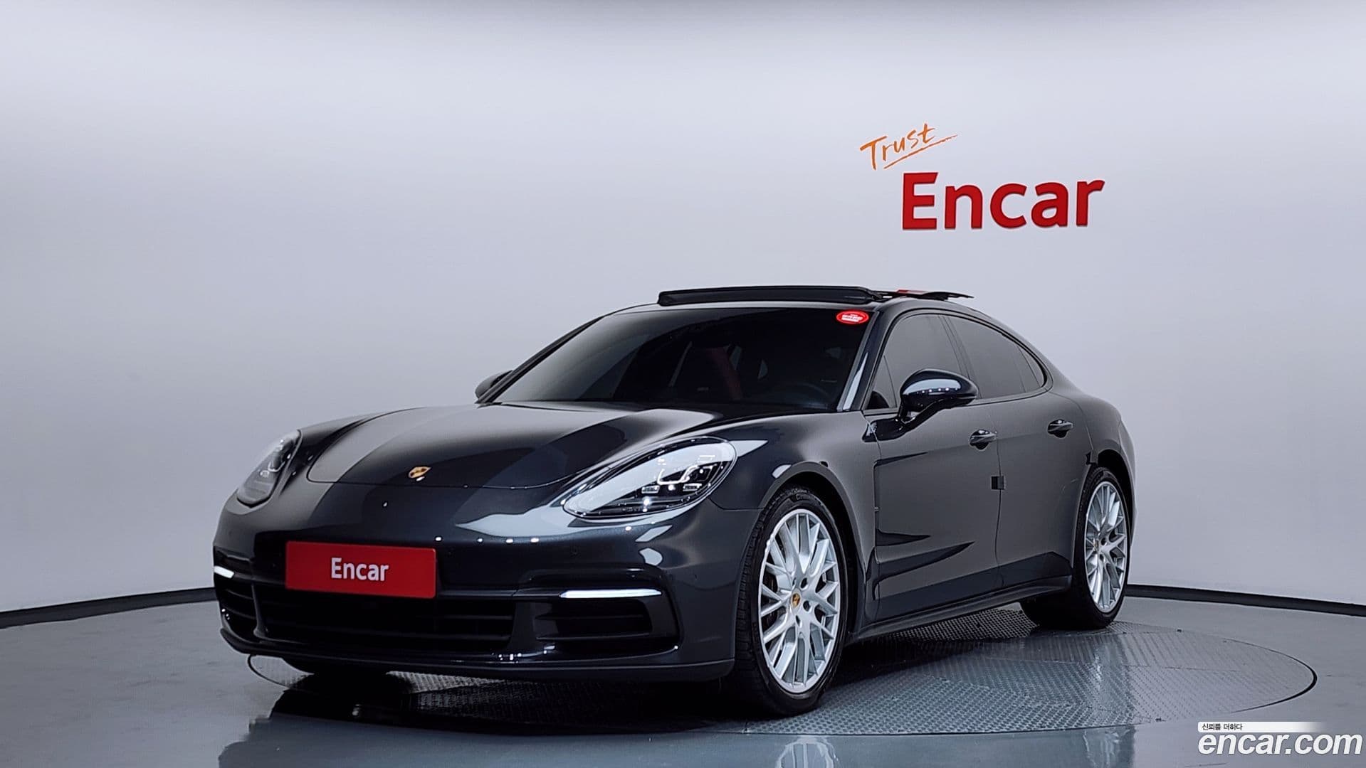 Main__Slider__Photo:Panamera Porsche 2018.5-0