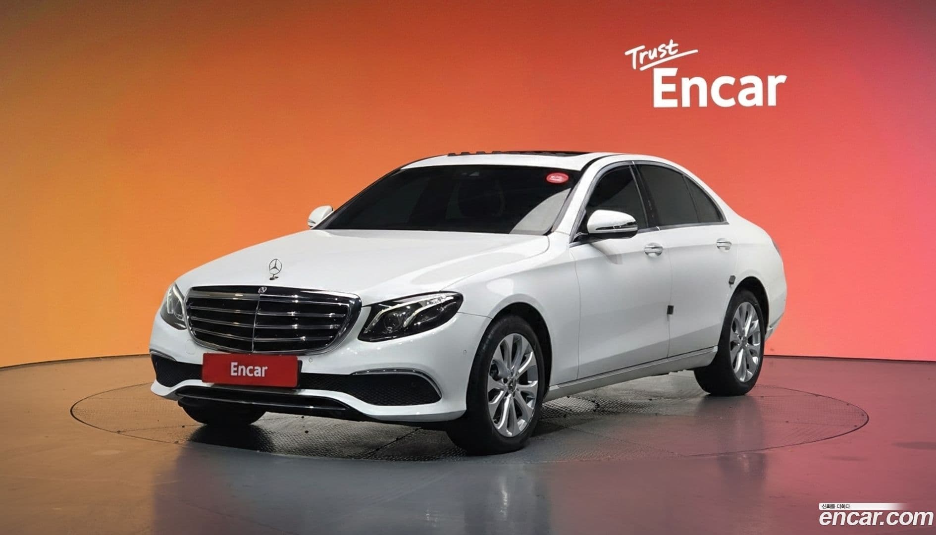 Main__Slider__Photo:E-Class Mercedes-Benz 2019.2-0