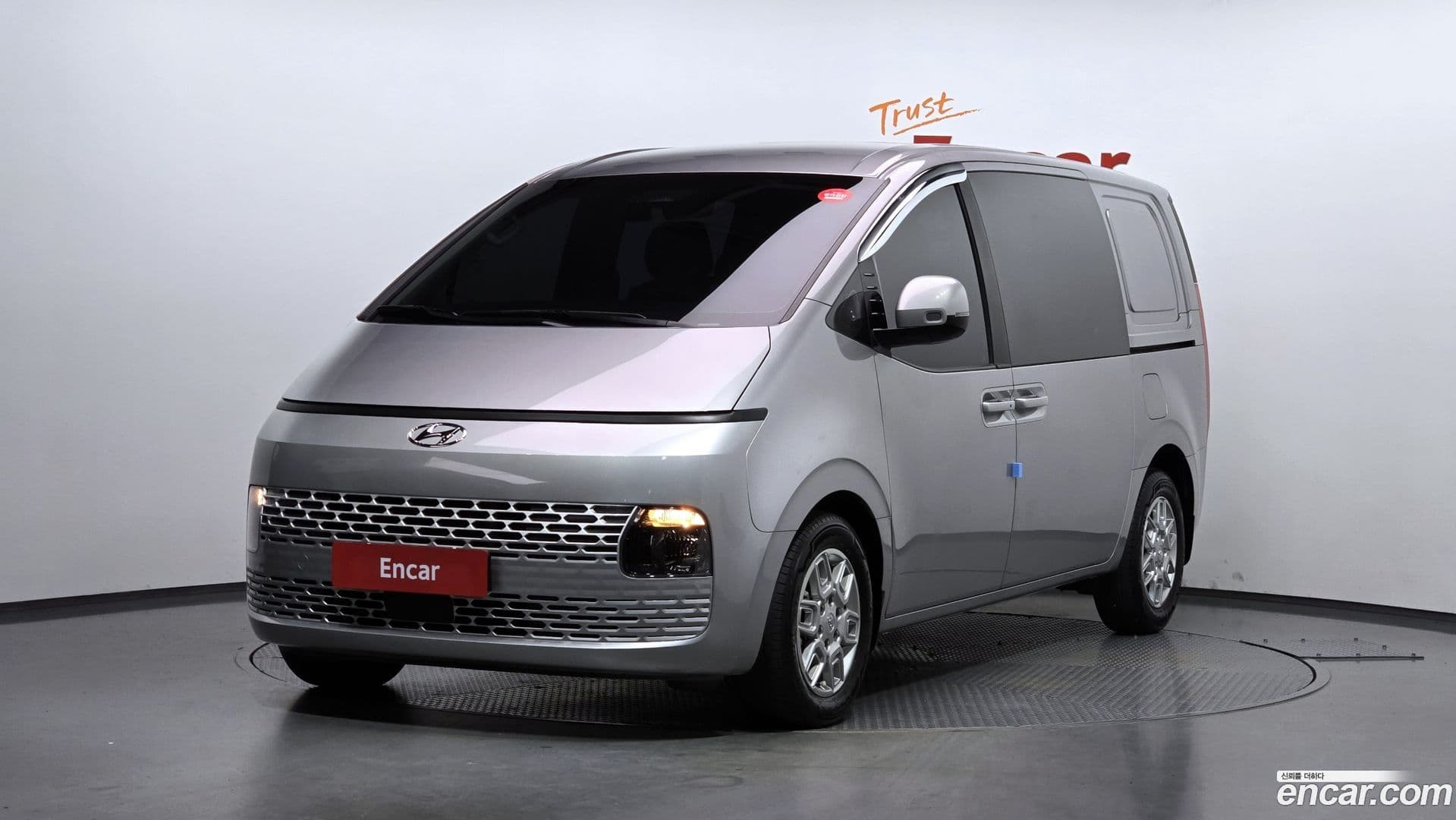 Main__Slider__Photo:Staria Hyundai 2022.7-0