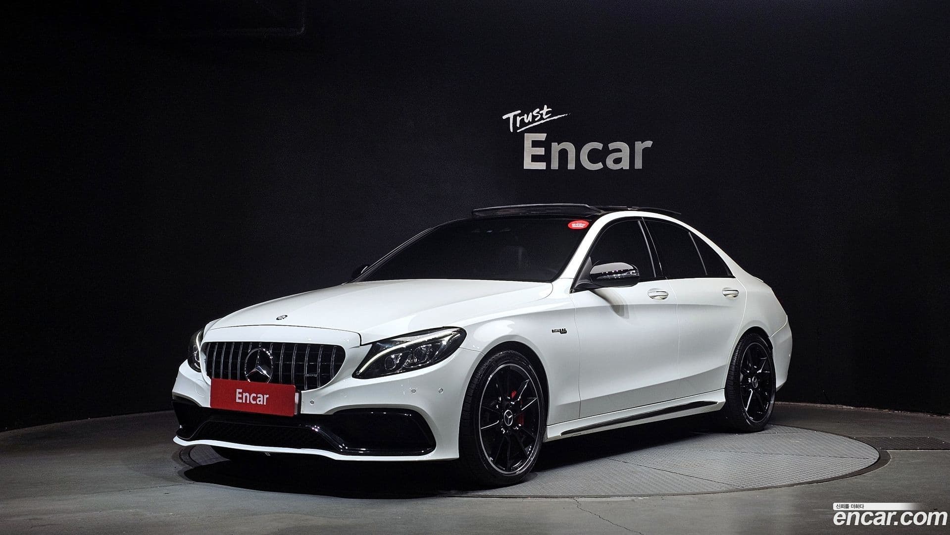 Main__Slider__Photo:C-Class Mercedes-Benz 2016.5-0