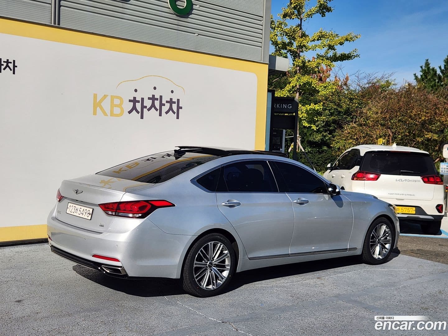 Main__Slider__Photo:G80 Genesis 2017.6-0