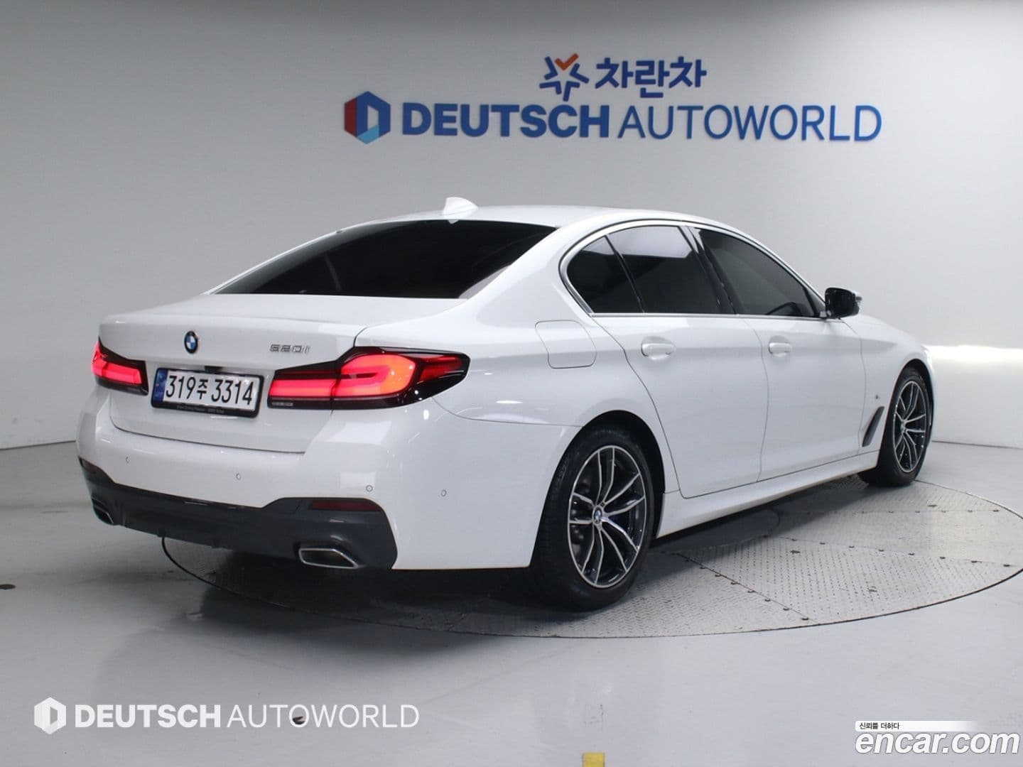 Main__Slider__Photo:5-Series BMW 2023.6-0