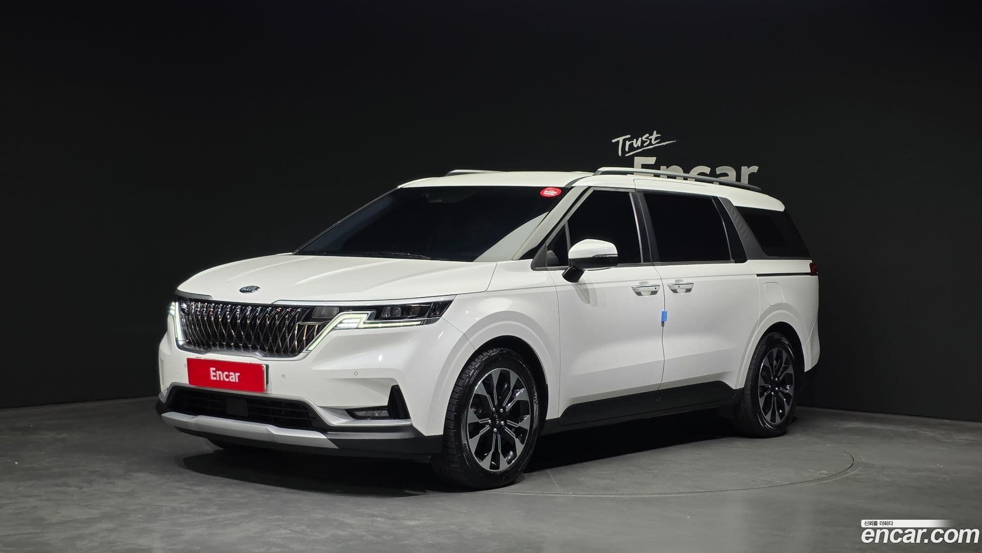 Main__Slider__Photo:Canival Kia 2020.8-0
