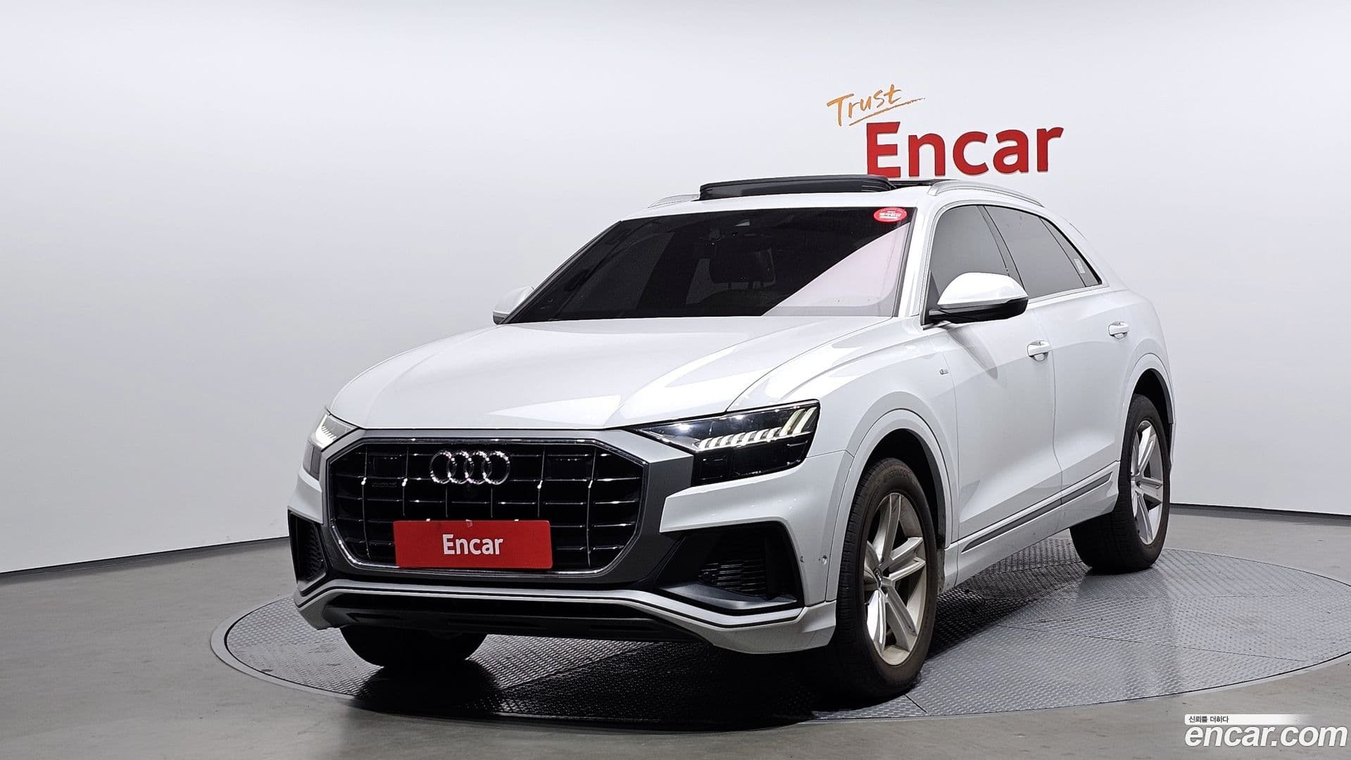 Main__Slider__Photo:Q8 Audi 2021.2-0