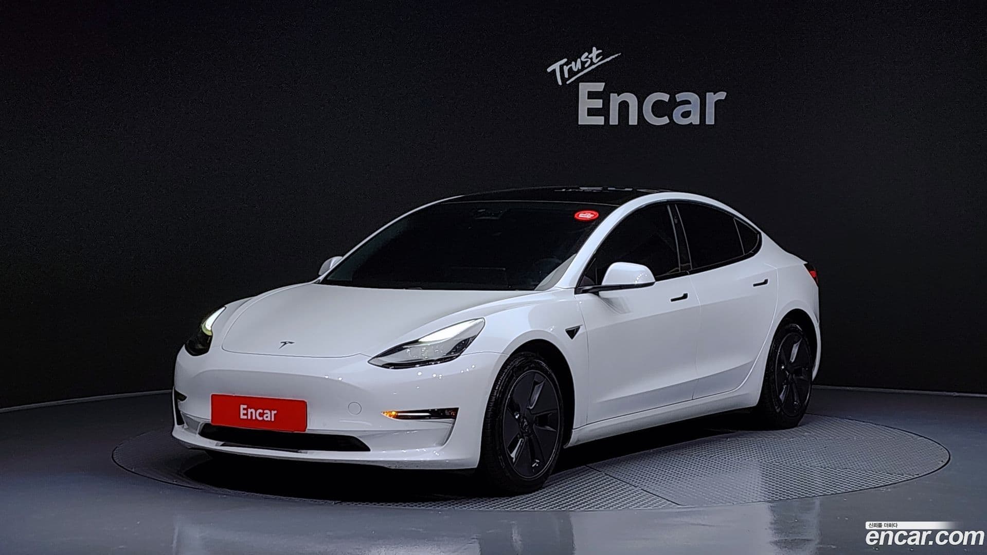 Main__Slider__Photo:Model 3 Tesla 2021.2-0