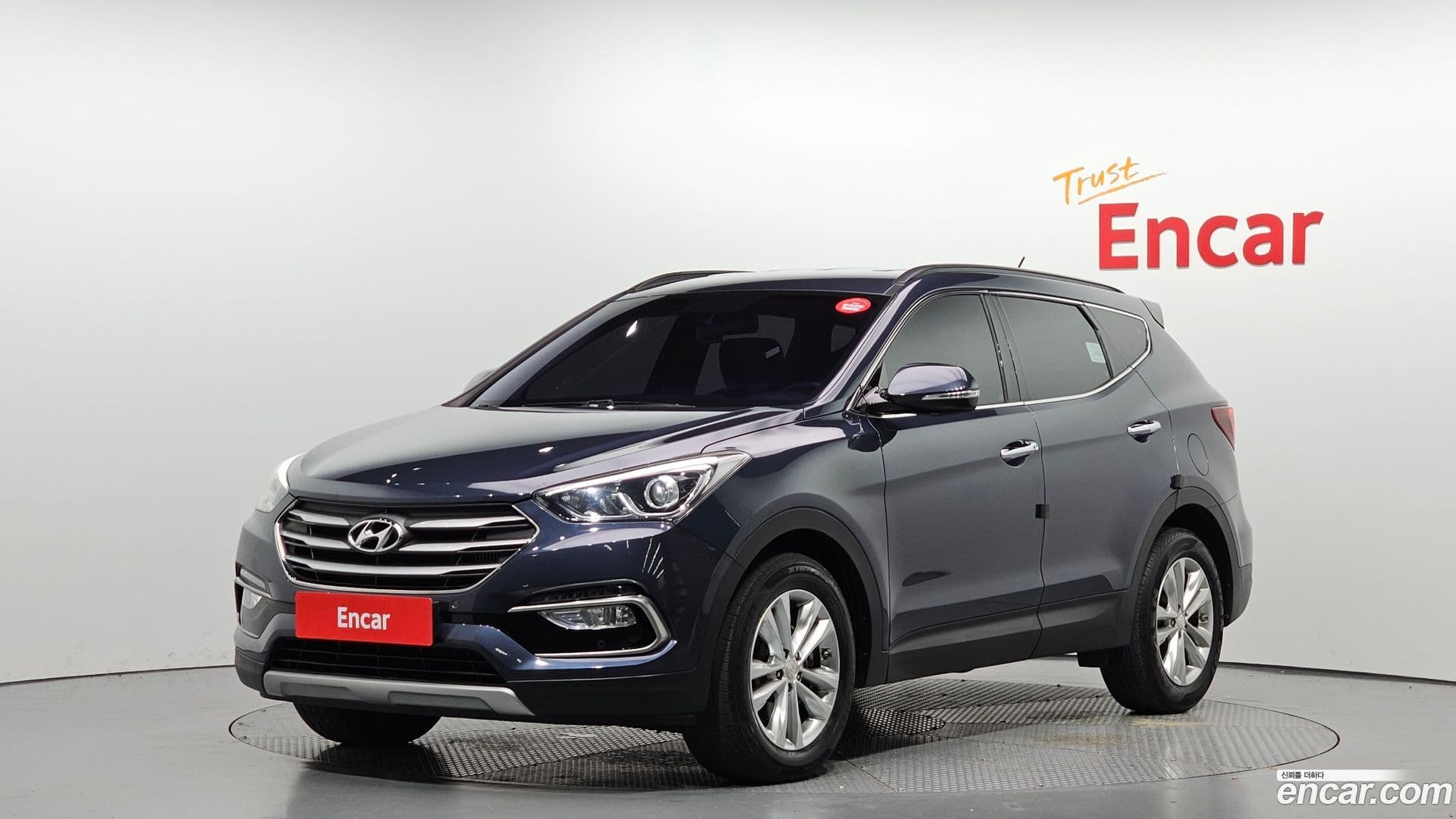Main__Slider__Photo:Santafe Hyundai 2016.10-0